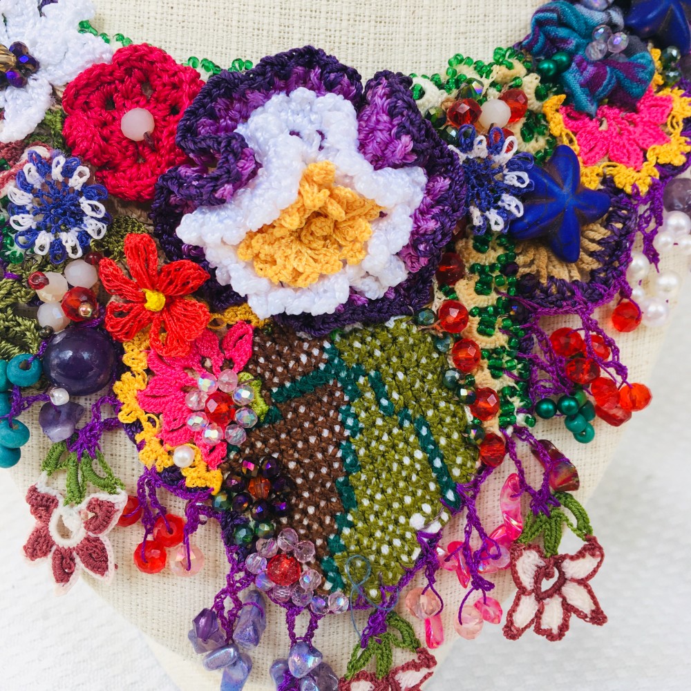 オヤ刺繡ネックレス＊ふんだんにあしらわれたビーズ刺繍が胸元で踊ります＊ジーンズで甘辛コーデに　オヤネックレス 76