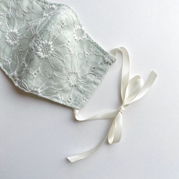 マーガレット刺繍リボンマスク&ミニ巾着セット(グレイッシュミント) 7枚目の画像