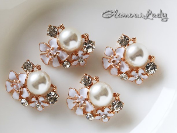 4個セット24*21mm　真珠とクリスタル　白い花の  デコレーションパーツ　 1枚目の画像