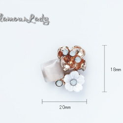 4個セット　20*18mm  アイボルスクエアと花の　　デコレーションパーツ　 2枚目の画像