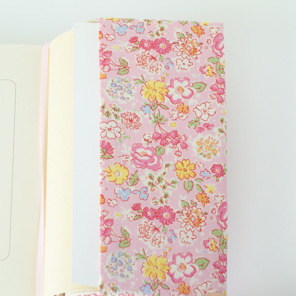 【文庫本】ピンク色の小花柄のブックカバー 6枚目の画像