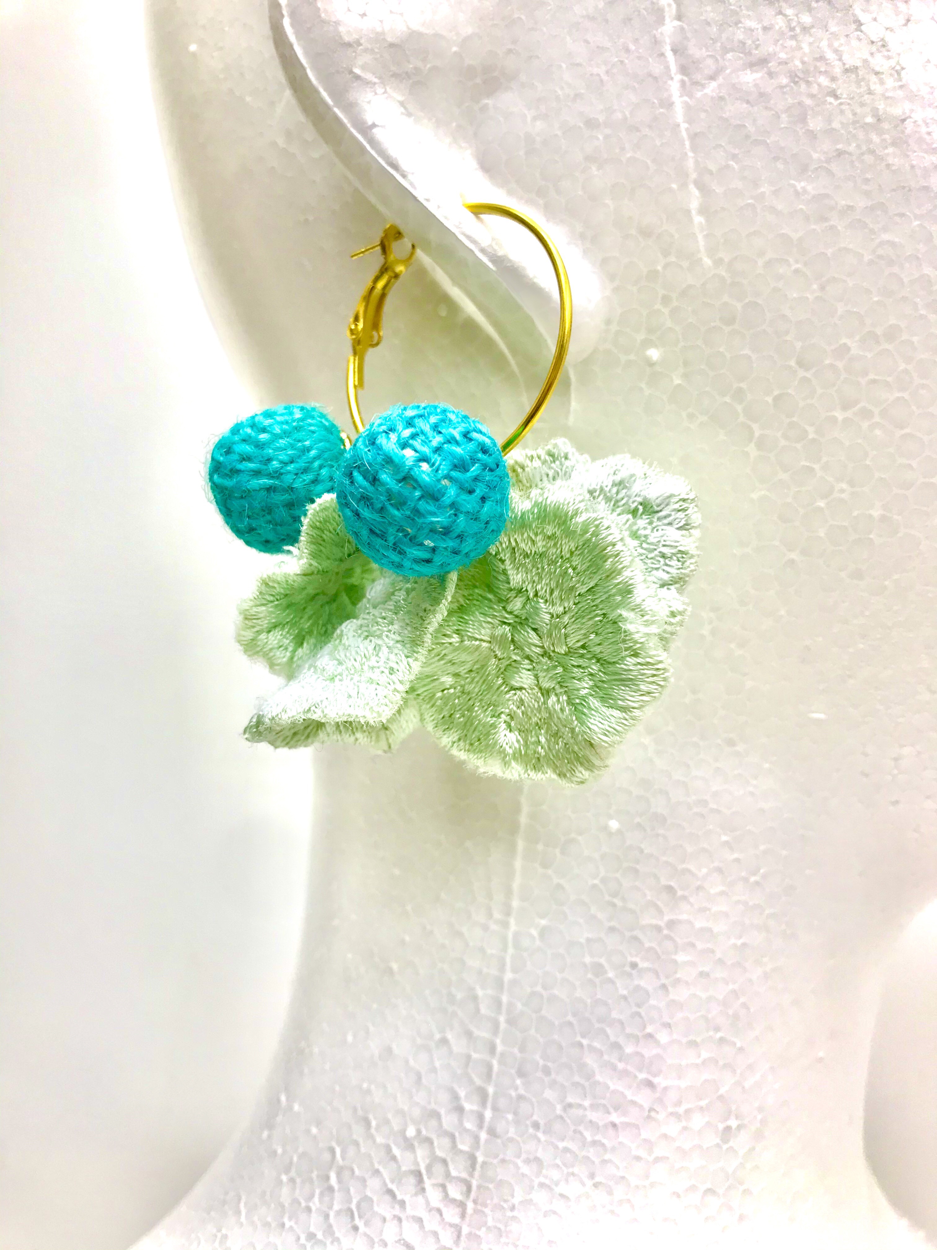 フローラルペタル×リネンドロップフープピアス（片耳）ブリリアントグリーン