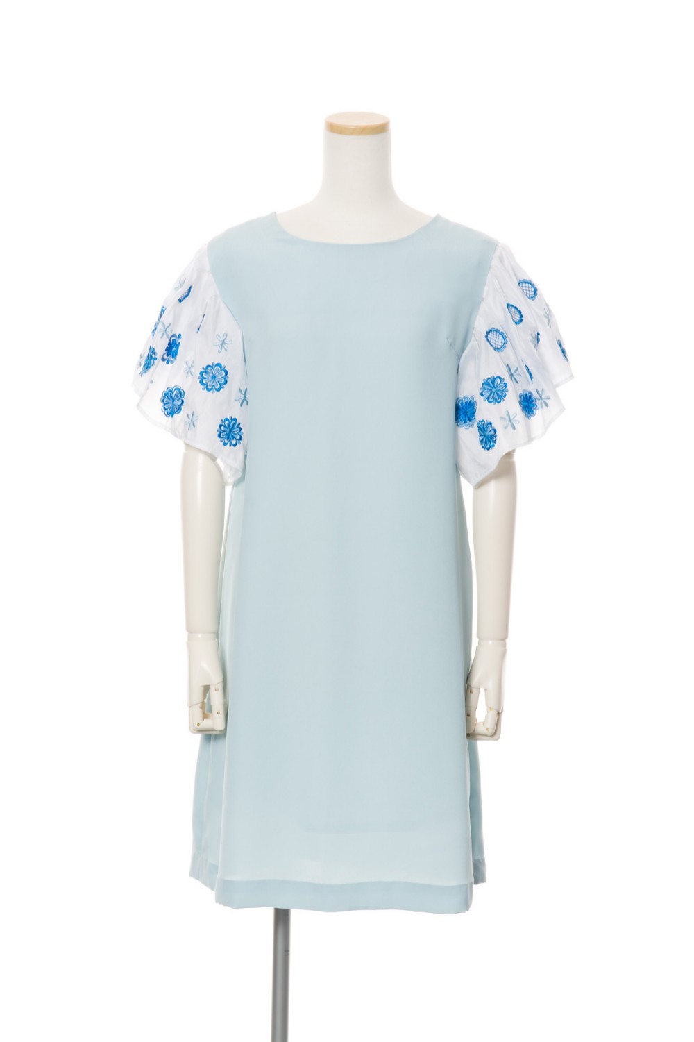 エンボロイダリースリーブワンピース