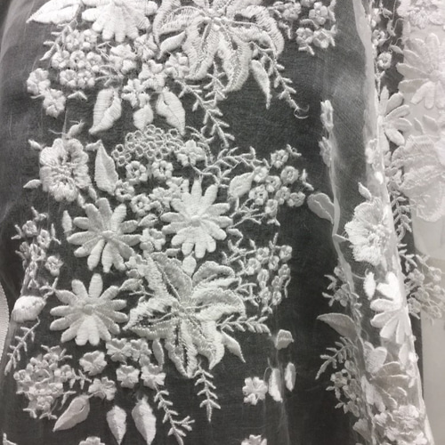 【新品】伝統工芸横振り刺繍ショール シルクオーガンジー ホワイト