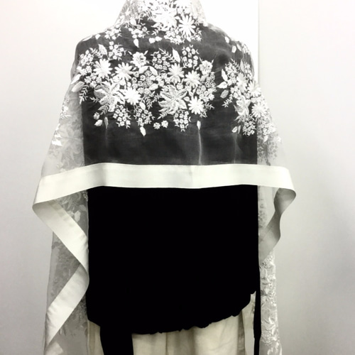 【新品】伝統工芸横振り刺繍ショール シルクオーガンジー ホワイト