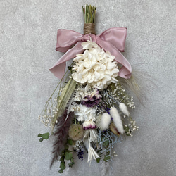 ラナンキュラスとユーカリのスワッグ　/ ドライフラワー　花束　プレゼント　インテリア 1枚目の画像