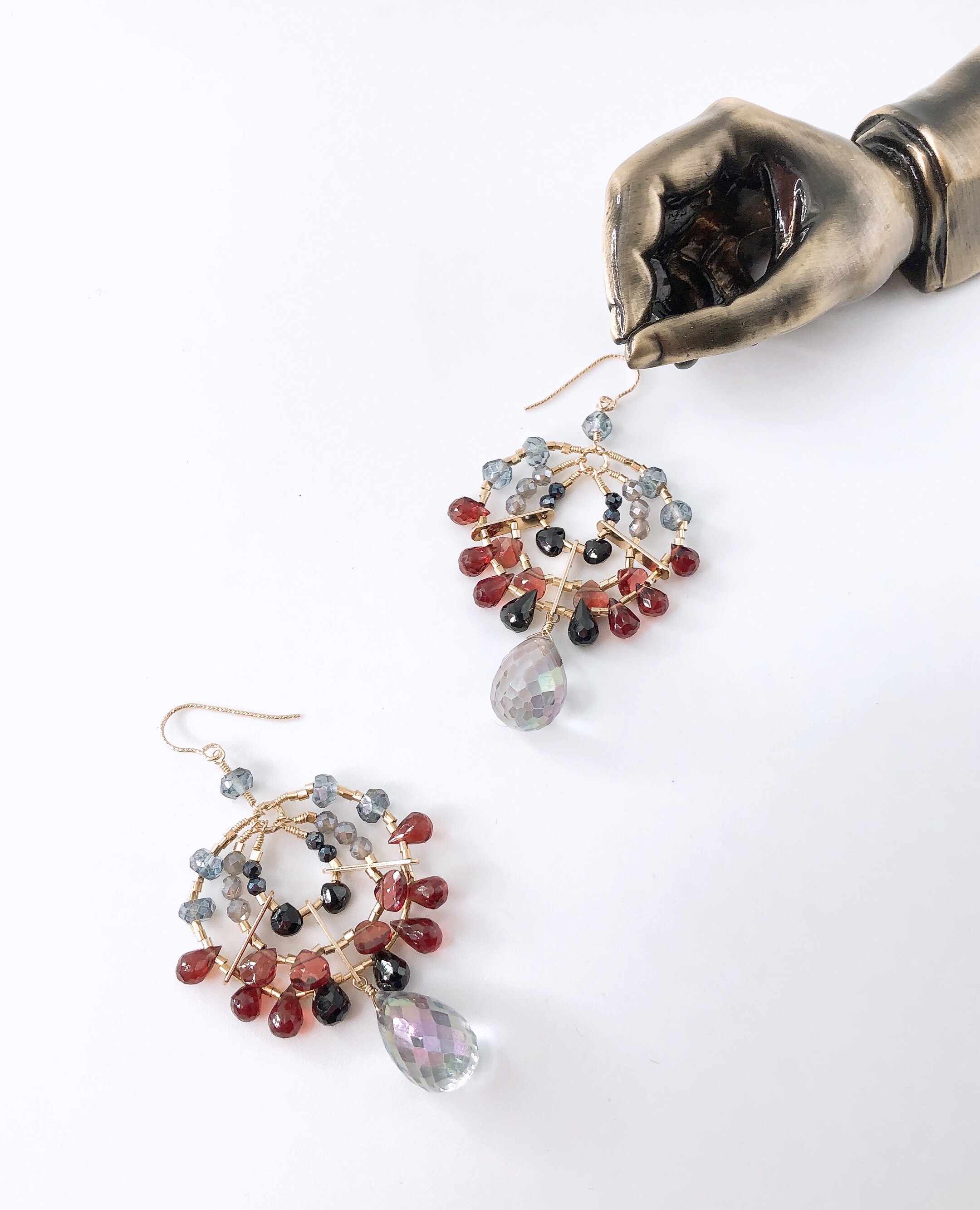 一点物14kgf☆ガーネットとブラックスピネル、ミスティックトパーズのサンフラワーピアス