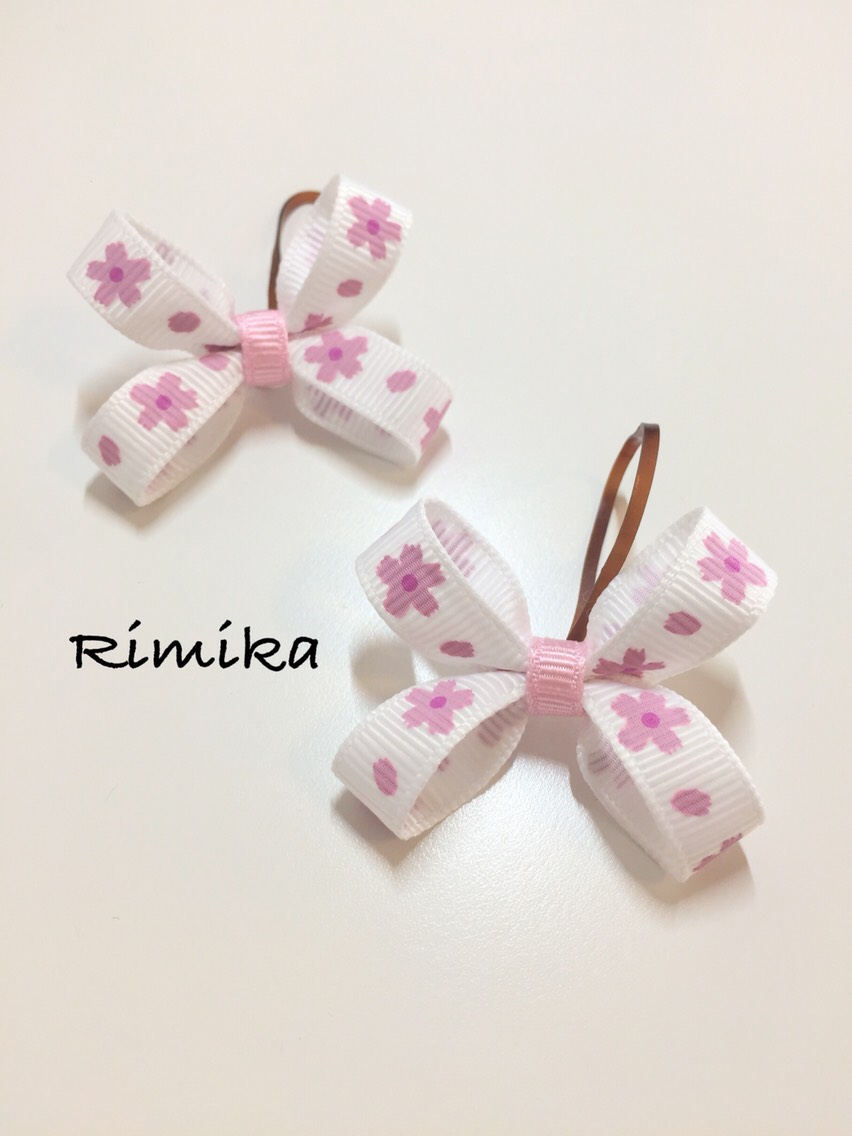 バーバリーリボンタイ ゴム ゴム 未使用近 ベージュ キッズ 美品 お直し品