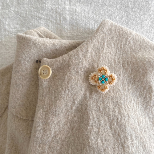 羊毛フェルト ビーズ刺繍 ブローチ 花 ブローチ 謎ノ座 通販