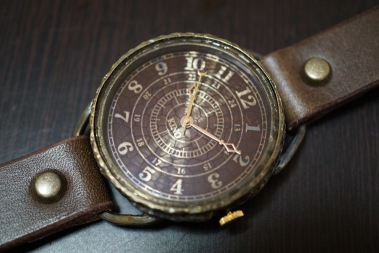 クラック ワールド アラビア 真鍮 　ブラウン