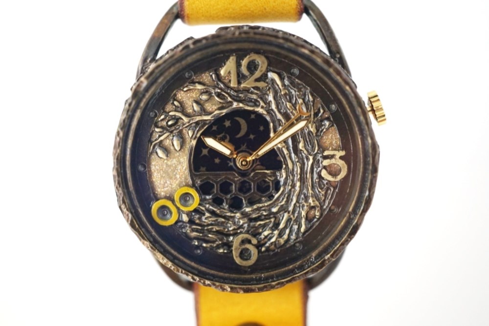 フクロウ　イエロー