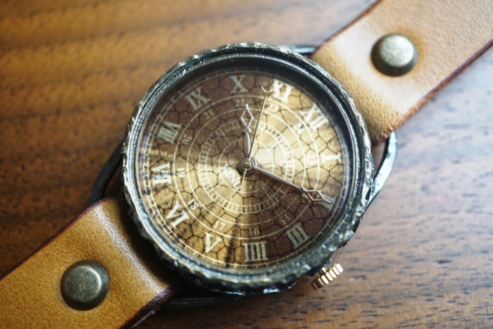 クラック ワールド ローマ Mサイズ　真鍮 キャメル