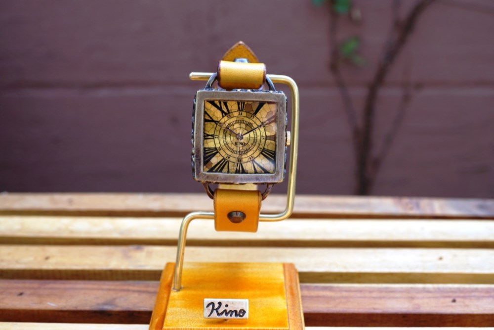 クラックワールドスクエア　Mサイズ　真鍮　イエロー