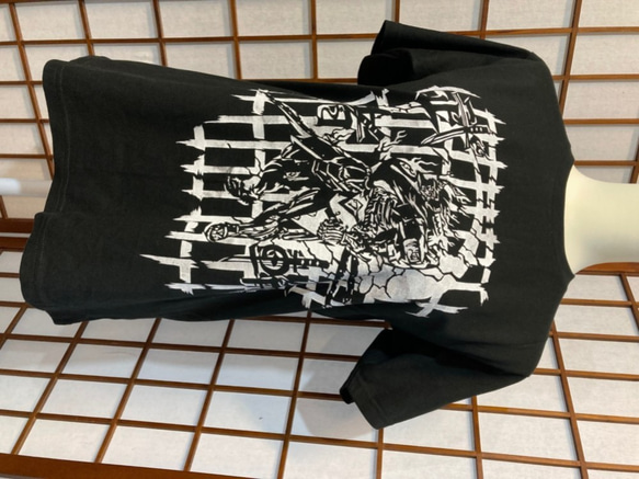 オリジナル和柄Tシャツ『武者輪カタナ』（ブラック）Lサイズ 3枚目の画像