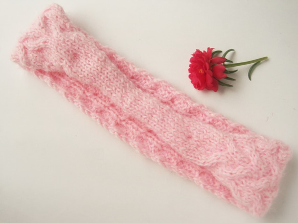 ❁手編み❁ケーブル編みのヘアバンド(pink)＊一点もの 3枚目の画像