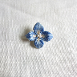 紫陽花のミニブローチ(ブルー系) 3枚目の画像