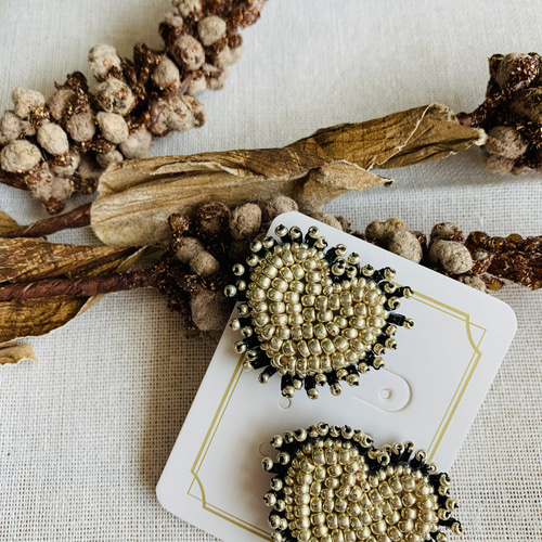 34.大人かわいい♡ ビーズ刺繍 アンティーク ハンドメイドピアス  