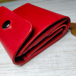 ショートウォレット（二つ折り財布）、牛本革(赤色)　altoレザー(国産、国内製造レザー)使用　手縫い 2枚目の画像