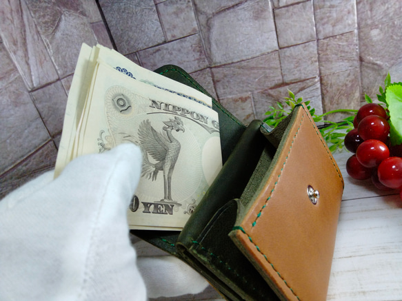 【大容量カードポケット】ショートウォレット　財布　牛本革オイルレザー　キャメルダークグリーン 5枚目の画像
