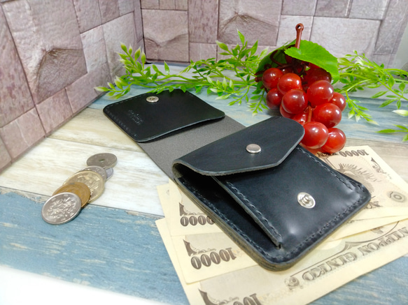 【シンプルウォレット】二つ折り財布　牛本革　オイルレザー　ブラック（黒）　手縫い 3枚目の画像