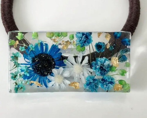 No.2550 ハンドメイド　ヘアゴム　レジン　ドライフラワー ドライフラワー のレジンヘアゴム ヘアゴム handmadeRIN 通販