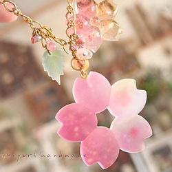 【桜とうさぎ】レジンヘアゴム　ブローチ　ペンダント　うさぎ　桜　～12/25 再販不可。桜うさぎ。いちごレジンヘアゴムブローチ