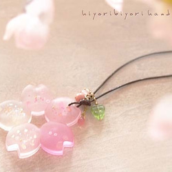 【桜とうさぎ】レジンヘアゴム　ブローチ　ペンダント　うさぎ　桜　～12/25 再販不可。うさぎ桜レジンヘアゴムブローチ （再販不可。シェル