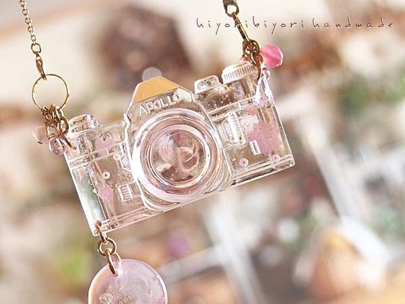桜カメラレジンペンダント ネックレス・ペンダント めぐり 通販