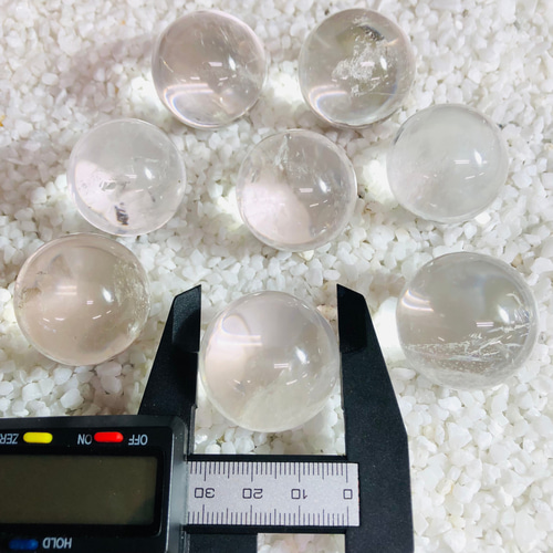 氷のような天然水晶玉 30mm 高級アカシア3点セット 浄化プレート 氷のような天然水晶玉 30mm 高級アカシア3点セット 浄化プレート