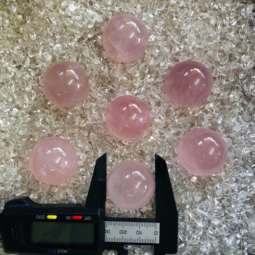 天然ローズクォーツ30mm玉 水晶 ローズクォーツさざれ 高級アカシア