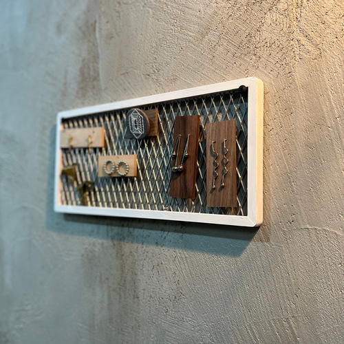 エキスパンドメタル 木枠ディスプレイフレーム(sサイズ) 壁掛けラック