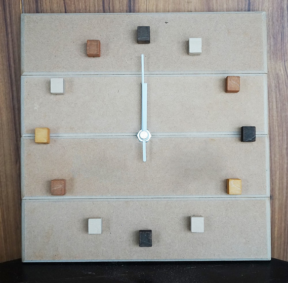 シンプル木製時計☆母の日・父の日・敬老の日・バレンタインにも♪ 1枚目の画像