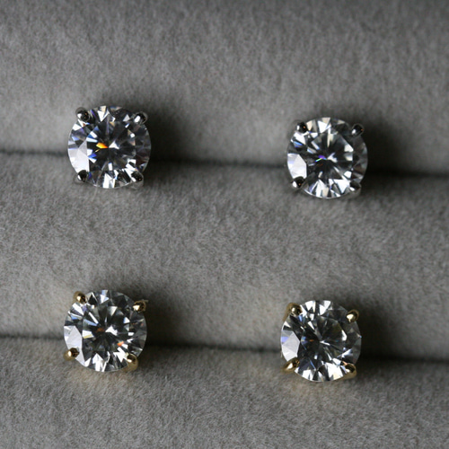 鑑定書付】DAMULET 1.0 ct モアサナイト ピアス k18 or pt900 鑑定書付】DAMULET 1.0 ct モアサナイト ピアス k18 or pt900