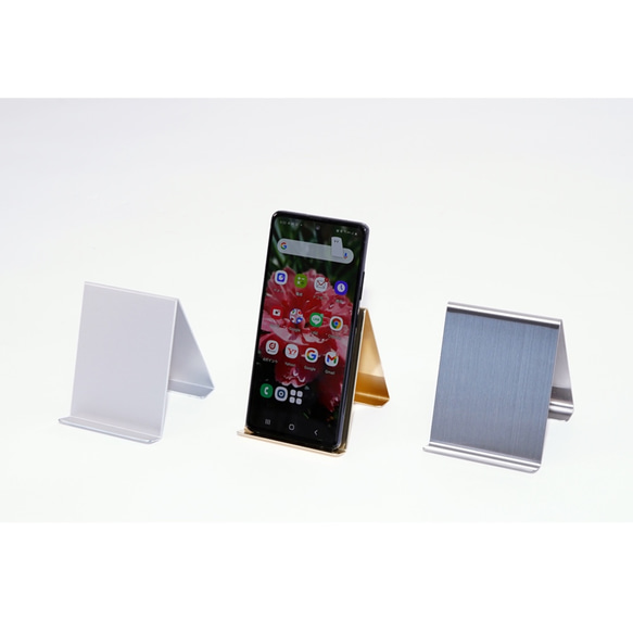 大人気!!スマホスタンド】メタル・スマホスタンド【W8×D9×H9.5
