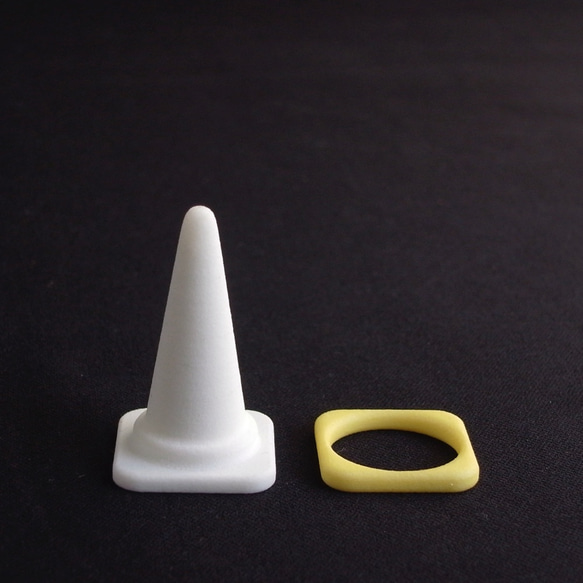 安全第一なリング＆リングスタンド【cone/こーん】#手染め #3dプリントアクセサリー 6枚目の画像