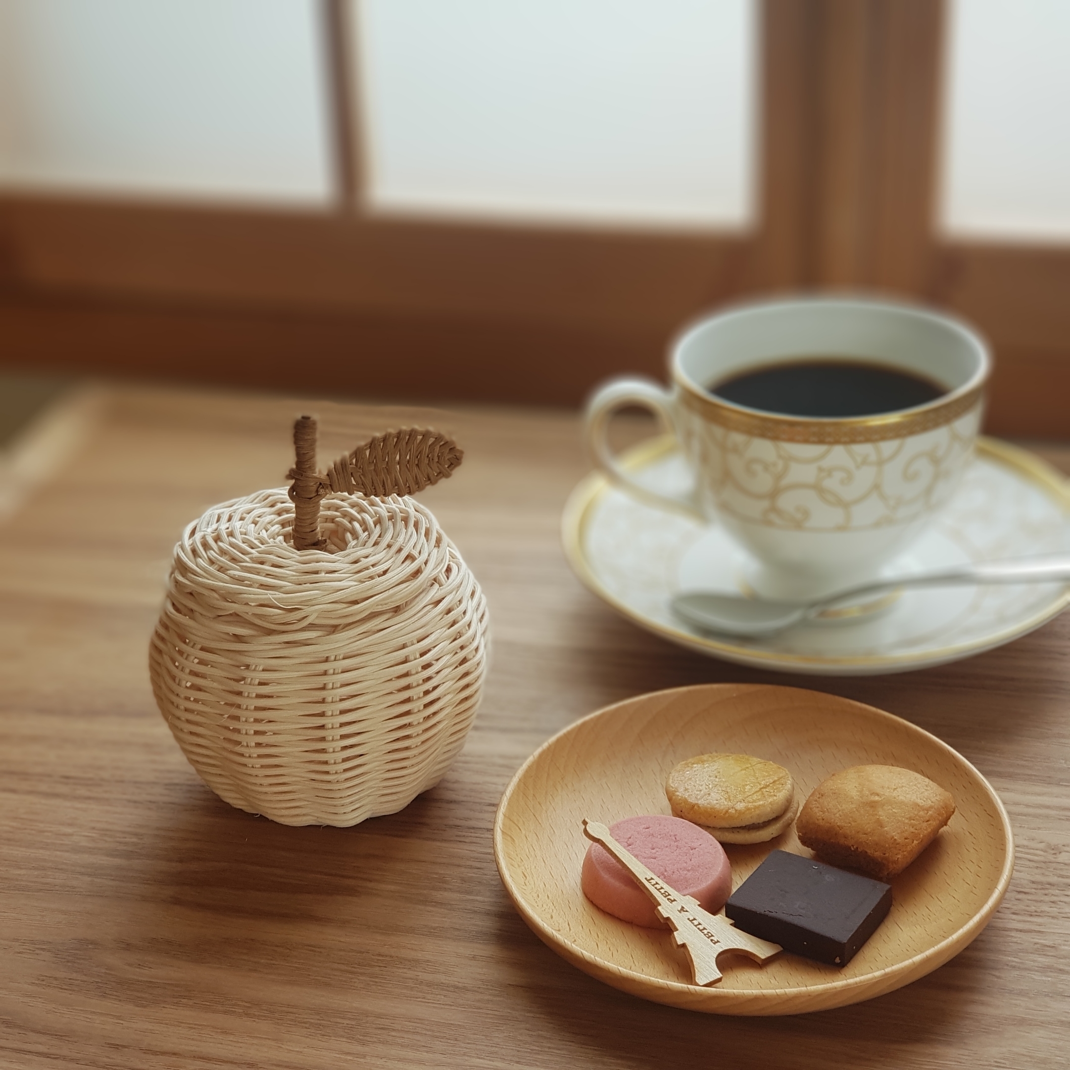 ラタンの小物入れ「りんご」 フリーボックス・小物入れ ai