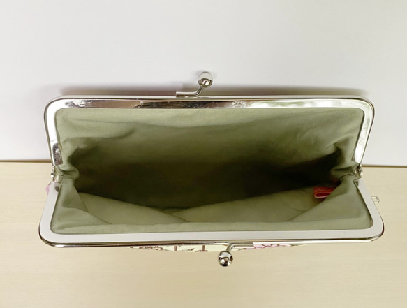 ちょっぴり懐かしい花柄のがまぐちポーチ　ピンク×ブラウン 2枚目の画像