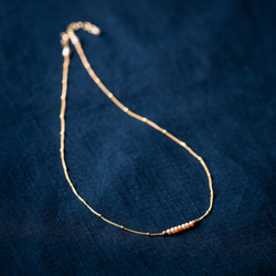 14kgf* 淡水パールのネックレス ゴールド 小粒 ナチュラルカラー <awa necklace> 1枚目の画像
