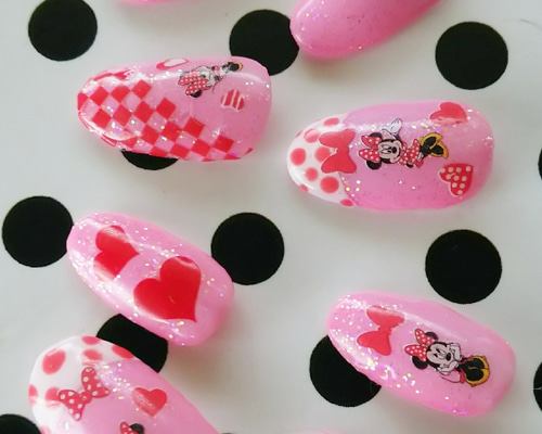 ネイルチップ ☆ ディズニー ミニーちゃん ピンクラメ ☆ ネイルチップ