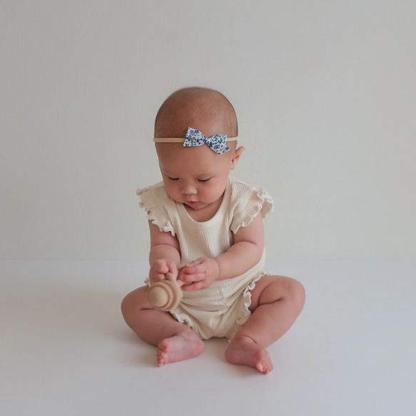 【リバティ イエロー 花柄 ヘアバンド】黄　リボン　ベビー　赤ちゃん　ヘアアクセサリー　髪飾り　出産祝い　１歳　誕生日 4枚目の画像