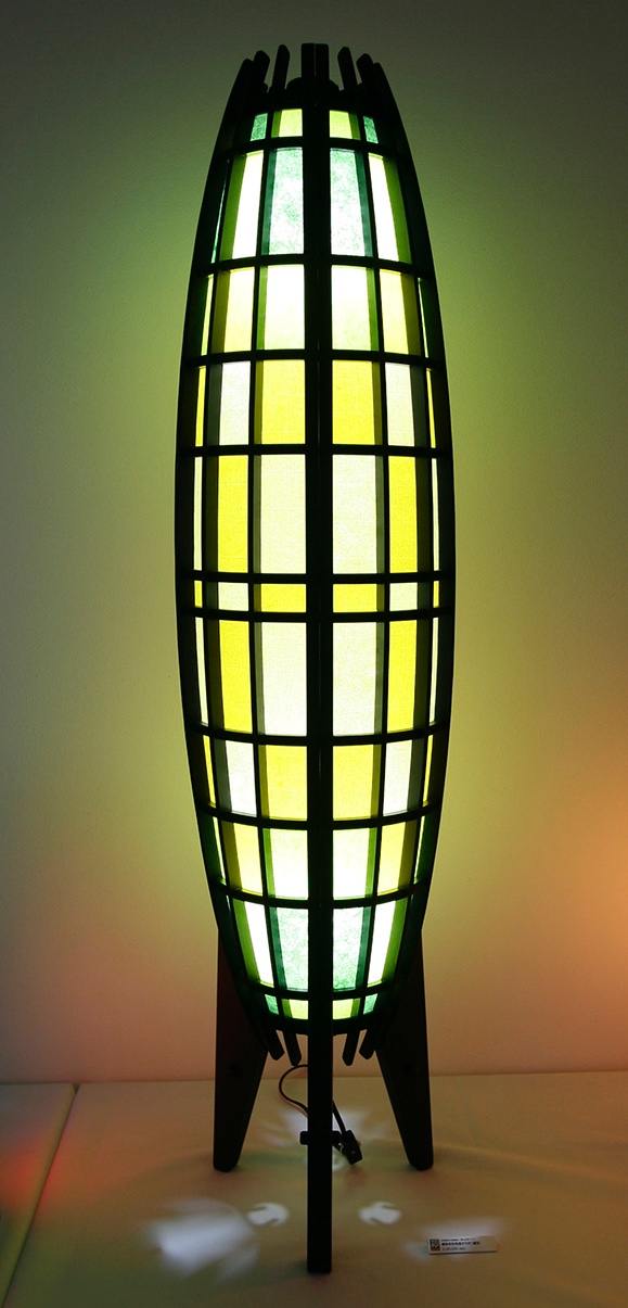 繭型多彩色格子行灯（誕生）