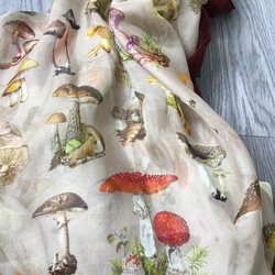 獨家設計 ~ Mushroom Pure Silk Scarf ~ 100%全絲可愛蘑菇圍巾 第3張的照片