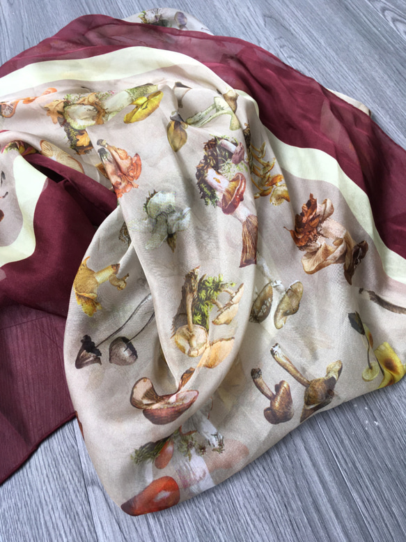 獨家設計 ~ Mushroom Pure Silk Scarf ~ 100%全絲可愛蘑菇圍巾 第5張的照片