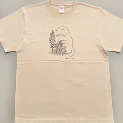 再販開始「マスターとお花たち」手描きデザイン半袖Tシャツ　カラー/ニュアンスベージュ（5.6oz） 4枚目の画像