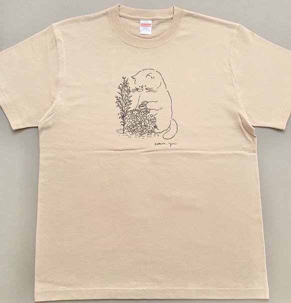 再販開始「マスターとお花たち」手描きデザイン半袖Tシャツ　カラー/ニュアンスベージュ（5.6oz） 4枚目の画像