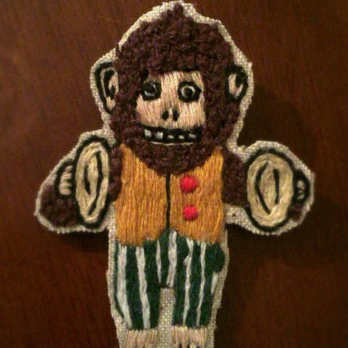 おもちゃのお猿さん 刺繍ブローチ ブローチ chubbymary 通販 1655688