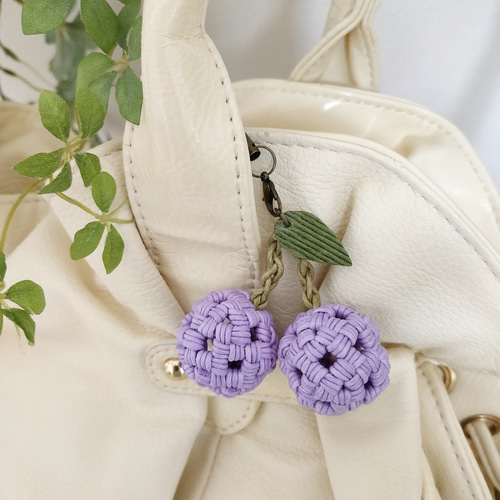 匿名配送手作りチャームストラップ＊pjcクロッチくんとお花のかごバッグ 匿名配送手作りチャームストラップ＊pjcクロッチくんとお花のかご