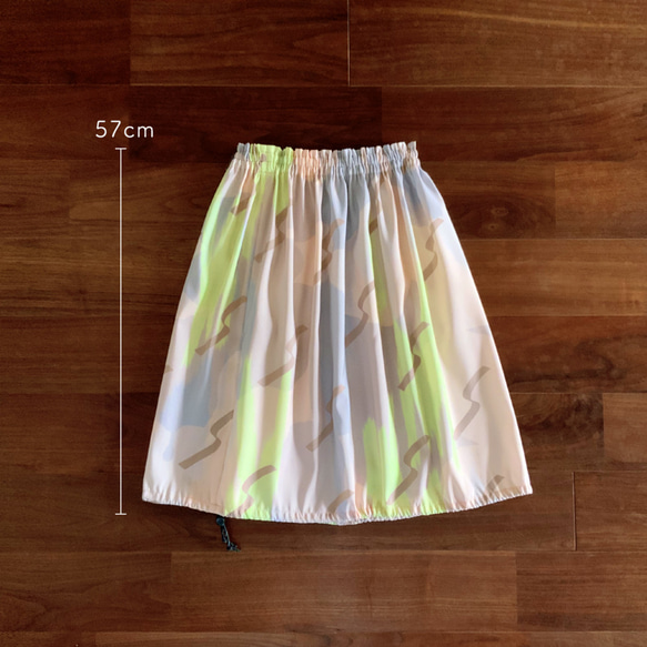 skirt(SHORT)：ポリエステル／Abstract ribbon 2枚目の画像
