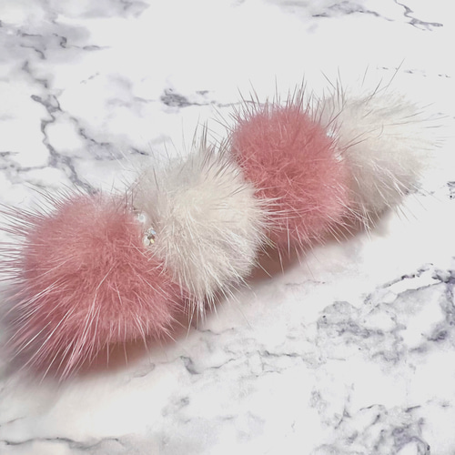 ノゾミ様コメント制♡ハンドメイド♡Fancyふわふわファービッグバレッタ ノゾミ様コメント制♡ハンドメイド♡Fancyふわふわファービッグ