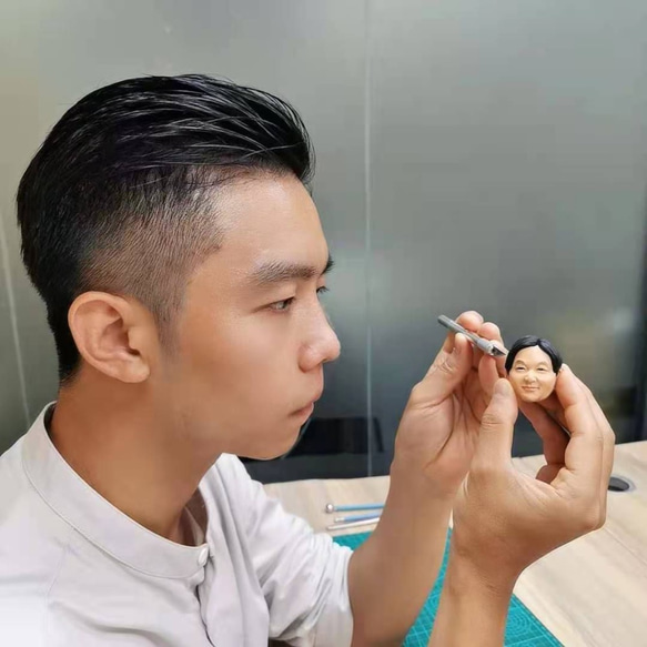 【オーダーメイド】ハイエンド 蝋人形グレード 立体アート人形の置物 あなたの写真やアイデアに基づいて 名人 髪型 ドレス